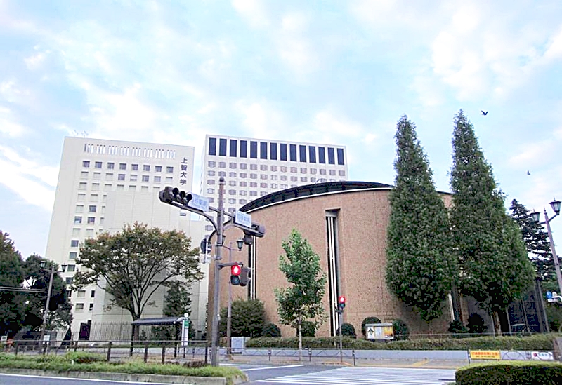 上智大学