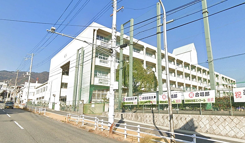 神戸市立鷹匠中学校