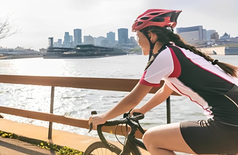 自転車運転でヘルメット着用