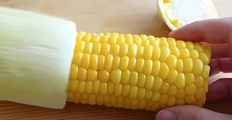 皮がつるっとむける様子