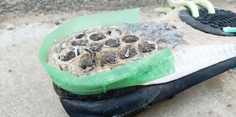 マスキングテープを使用する様子