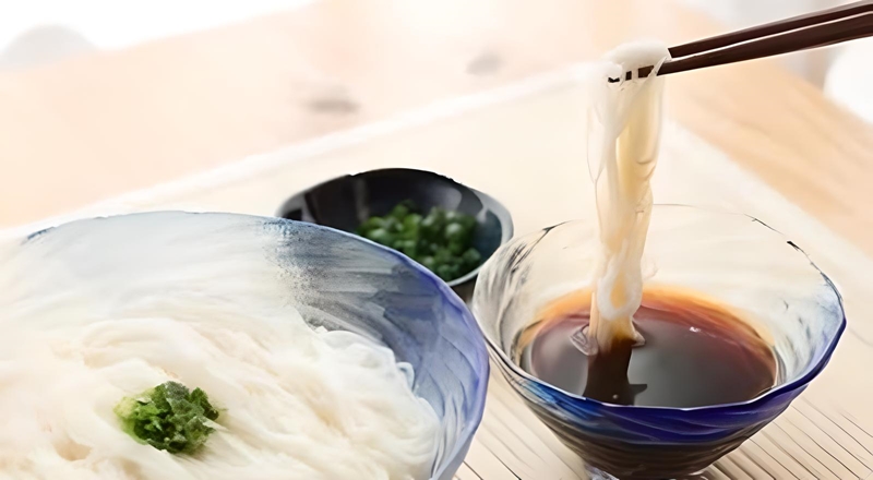 そうめんに納豆のタレ
