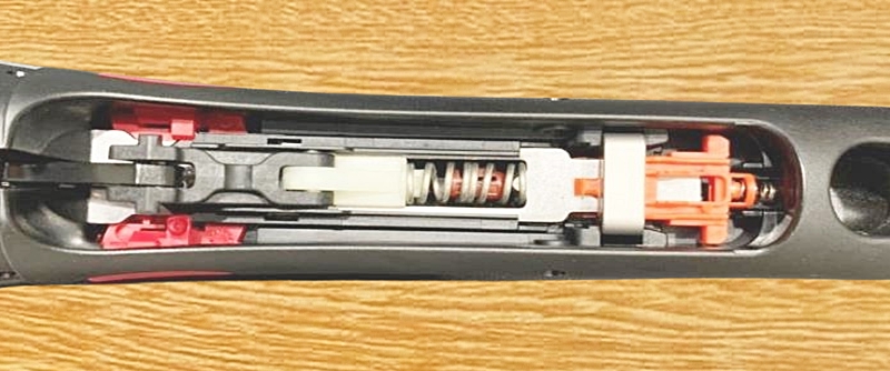 取ってのカバーを外した内部の様子