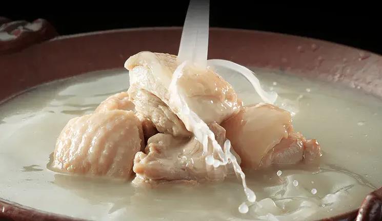 華味鳥の水炊き