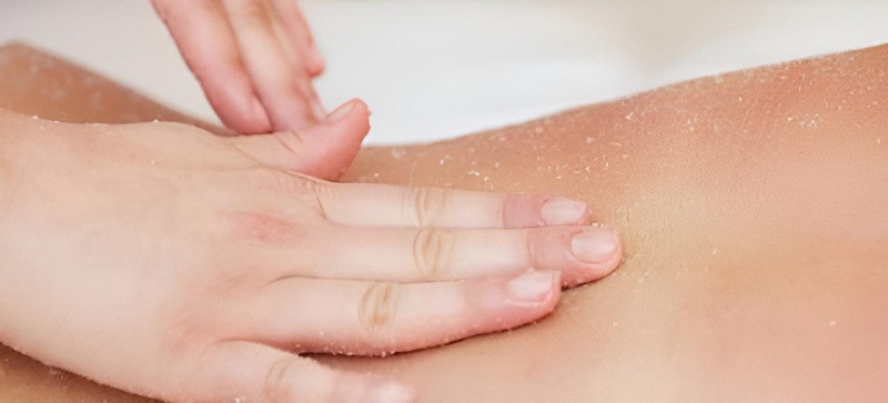 あかすりをする様子