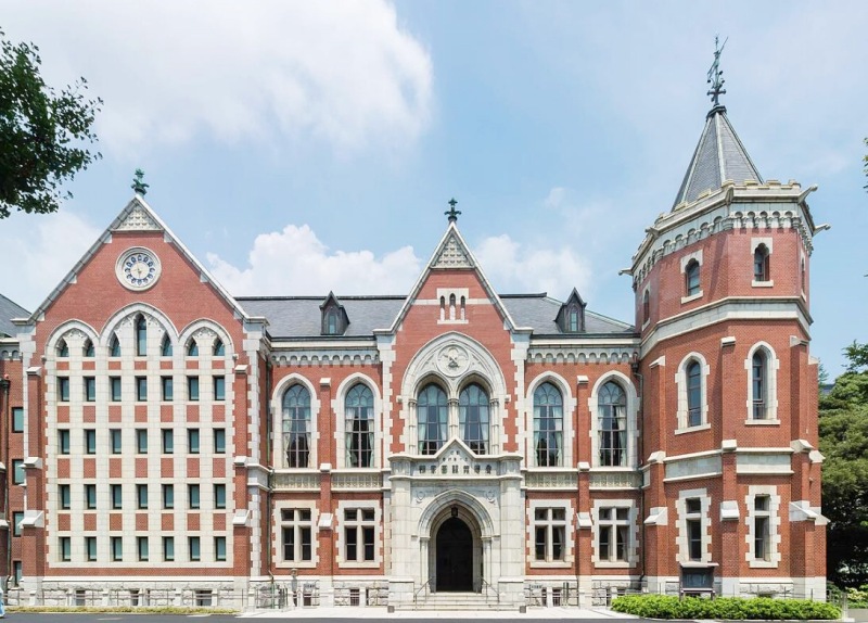 出身大学の慶應義塾大学の校舎