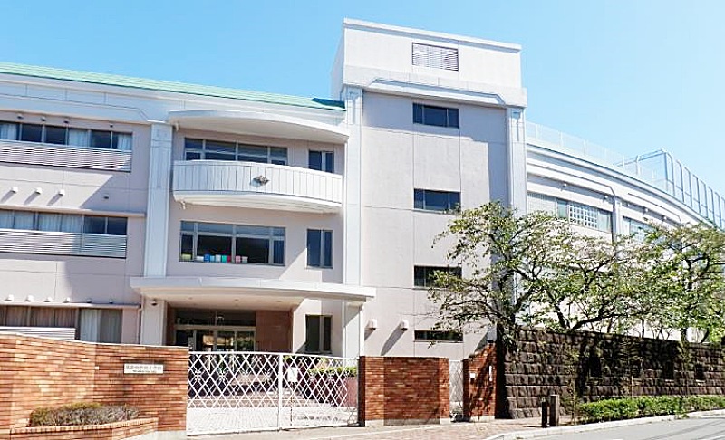 出身校の東京女学館の校舎