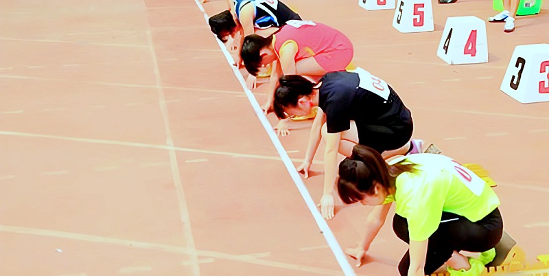 陸上部の女子選手